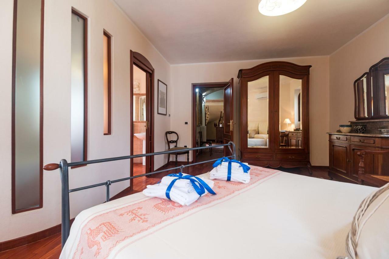 Villa Corrasi Oliena Luxury Buitenkant foto