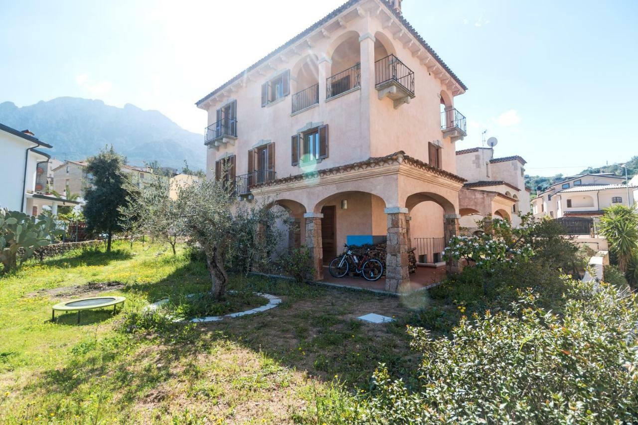 Villa Corrasi Oliena Luxury Buitenkant foto