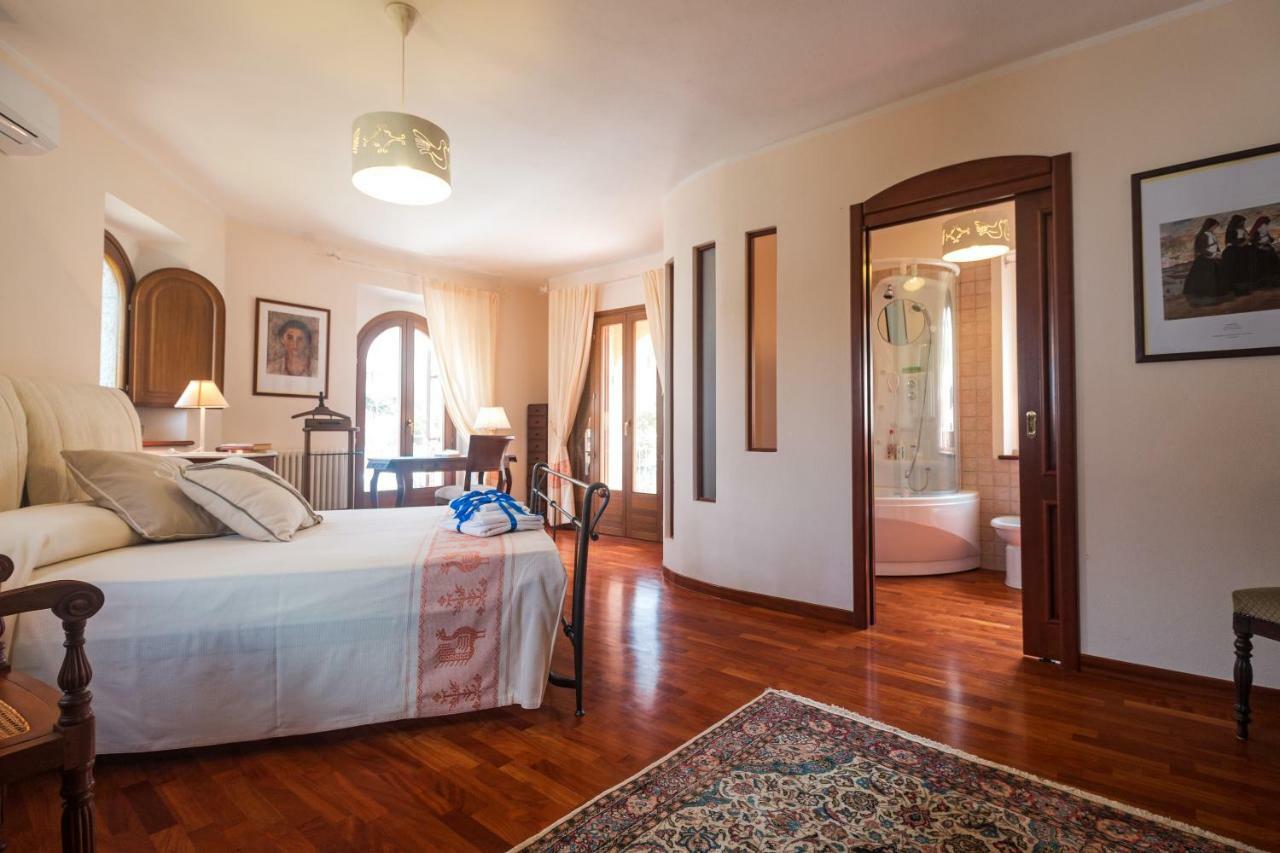 Villa Corrasi Oliena Luxury Buitenkant foto