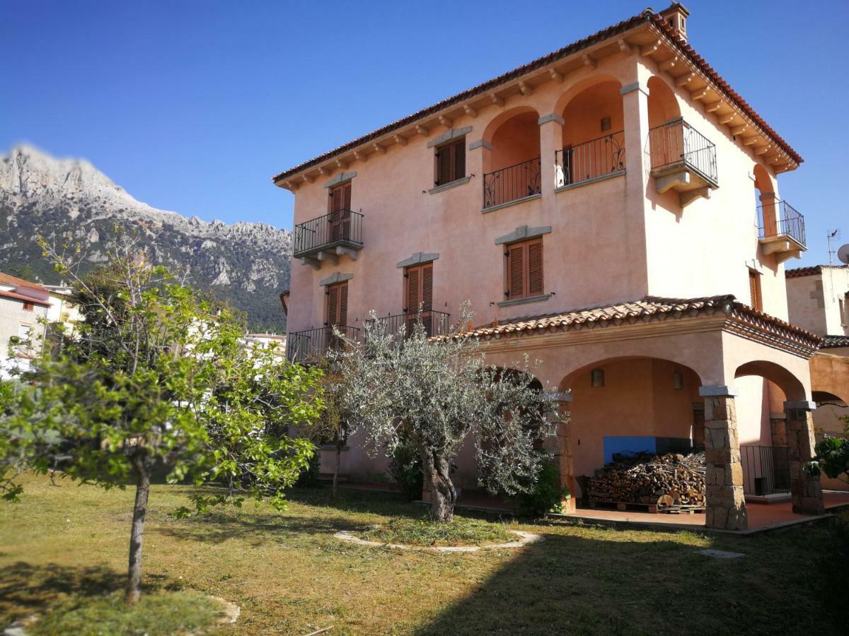 Villa Corrasi Oliena Luxury Buitenkant foto