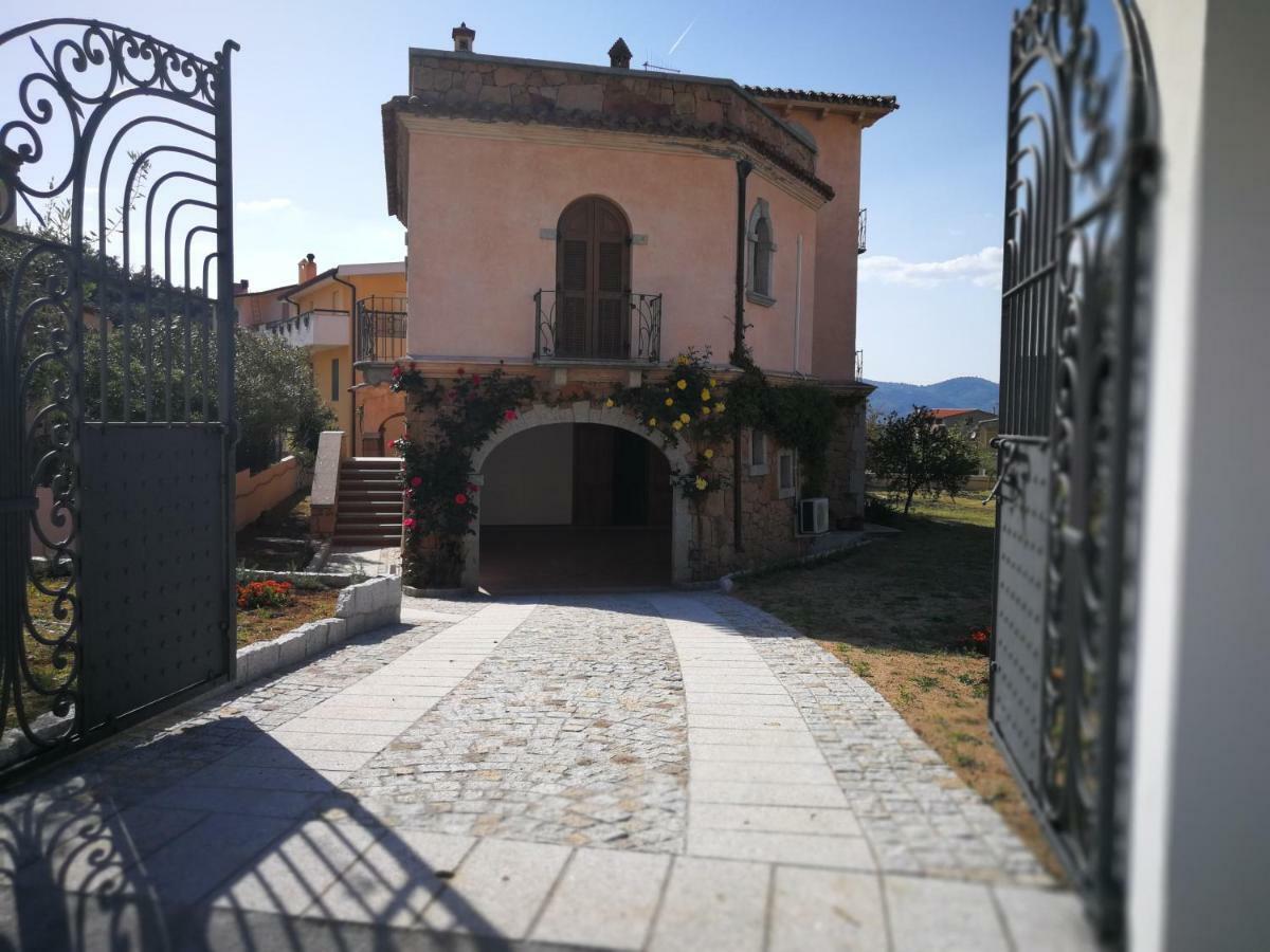 Villa Corrasi Oliena Luxury Buitenkant foto
